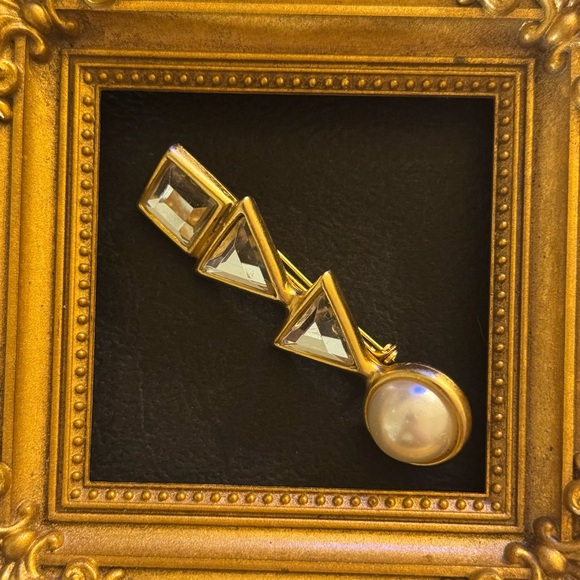 Vintage Jewelry - VTG Gold Pearl Crystal Geometric Brooch